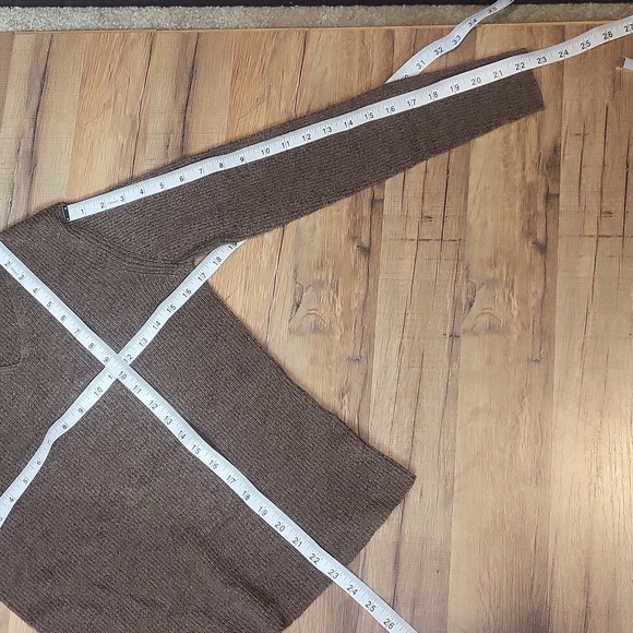 VALERIE by VALERIE STEVENS Brown Ribbed Extra Fine Merino Wool V-neck Sweater - Picture 7 of 7